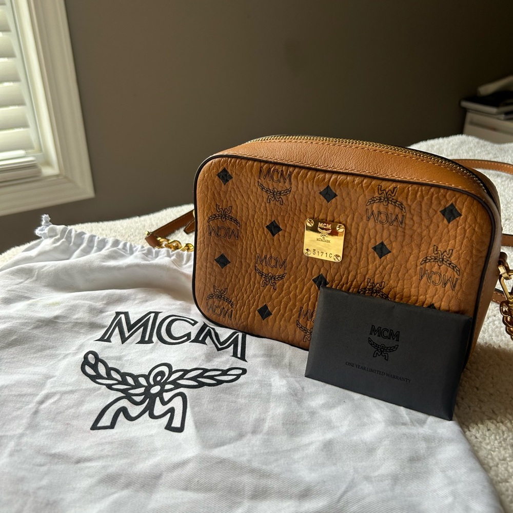 MCM visetos camera bag (cognac)